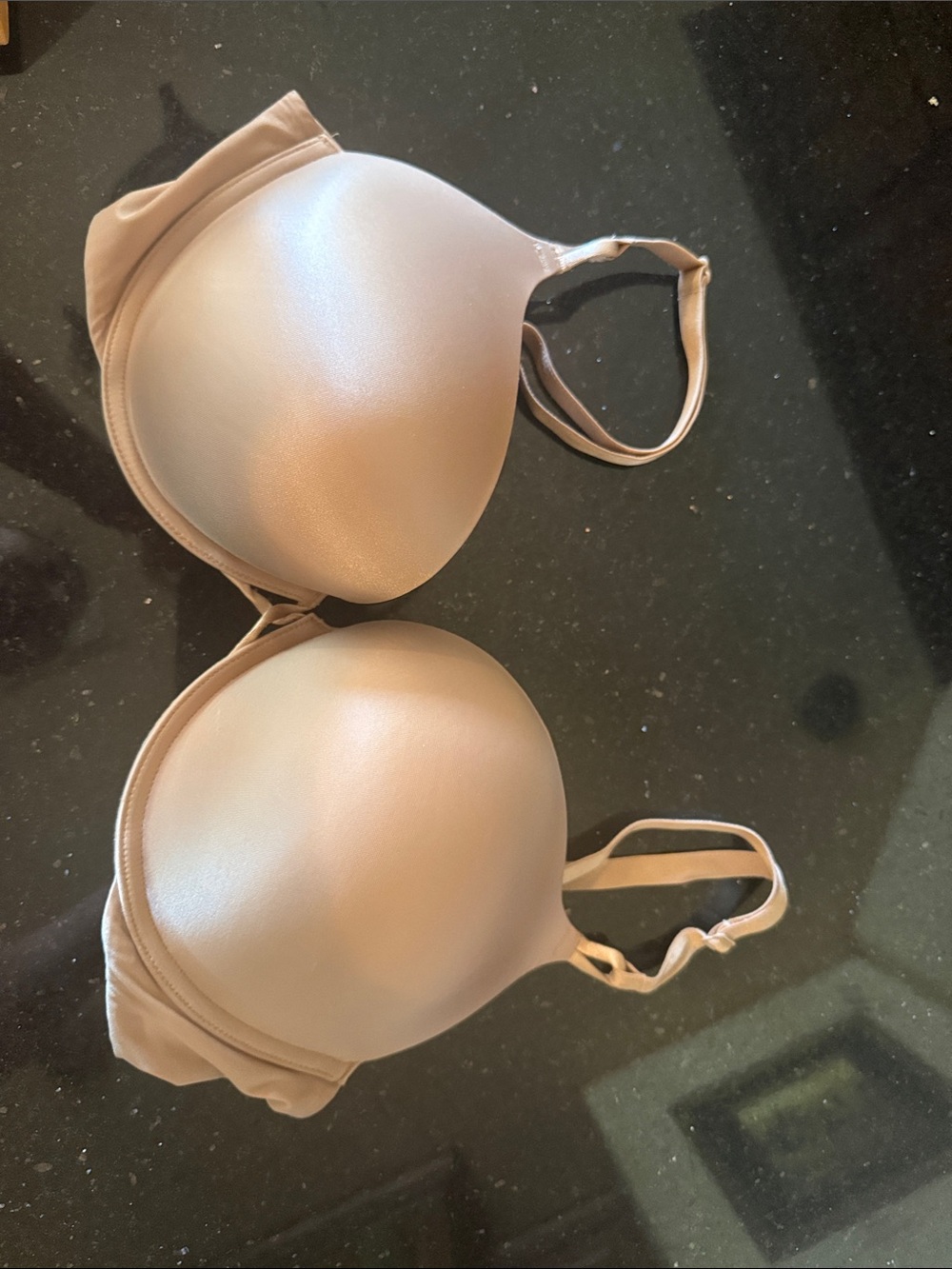 Victoria’s Secret bombshell push-up bra